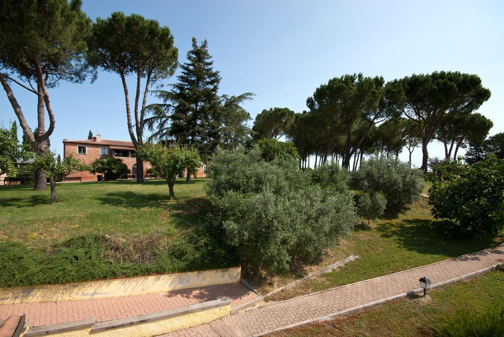 Poste Del Chiugi Villa Petrignano Del Lago Luaran gambar
