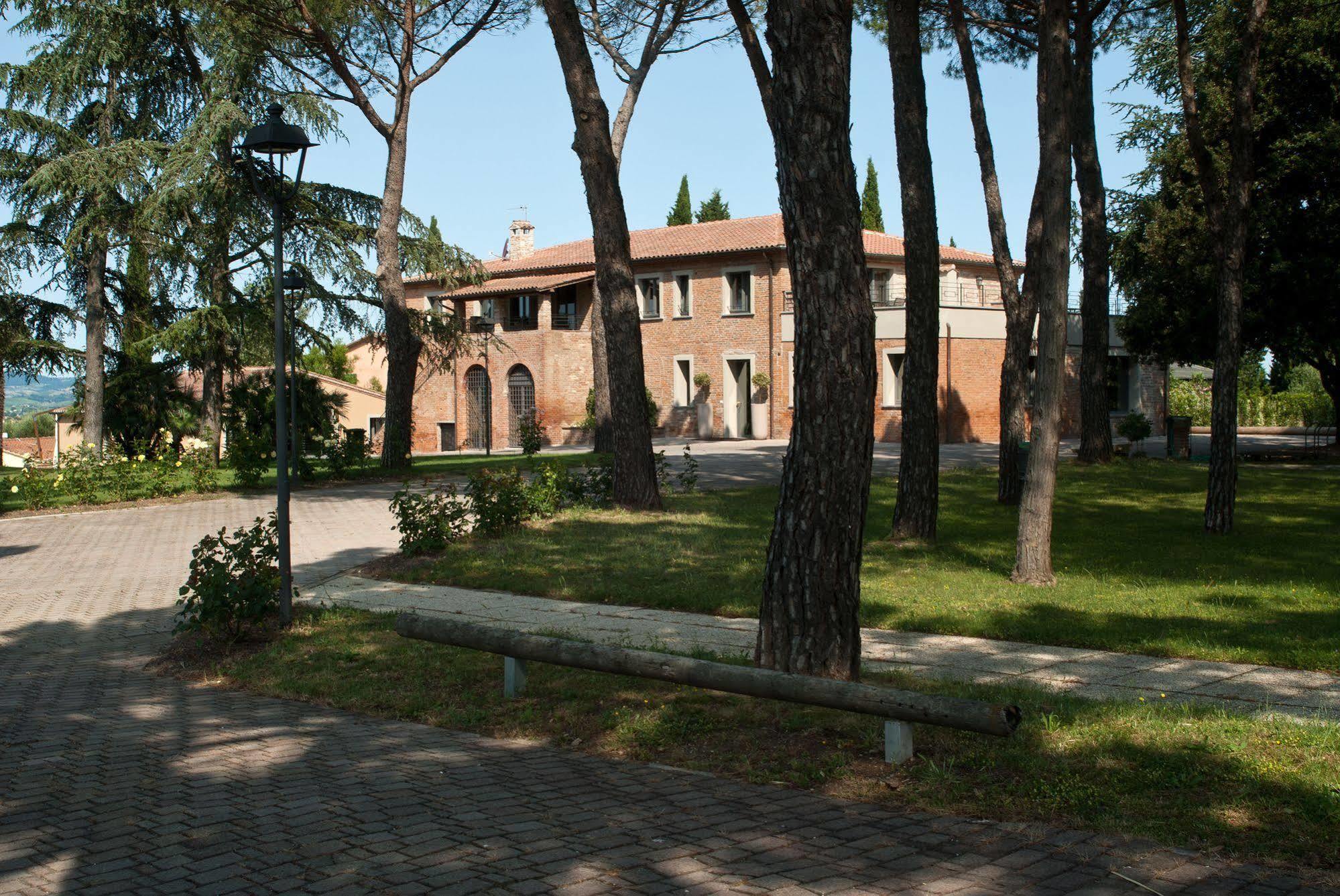 Poste Del Chiugi Villa Petrignano Del Lago Luaran gambar